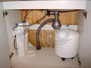 Как провести воду в дом из скважины?